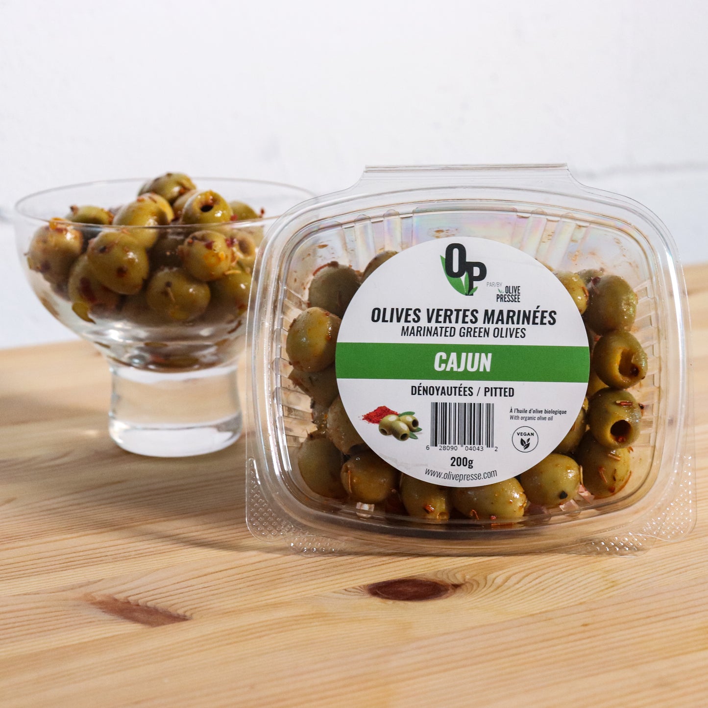 OLIVES VERTES MARINÉES DÉNOYAUTÉES AU PIMENT CAJUN / PITTED MARINATED GREEN OLIVES WITH CAJUN PEPPER